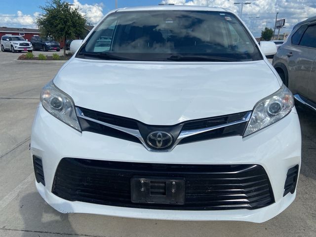 2019 Toyota Sienna LE