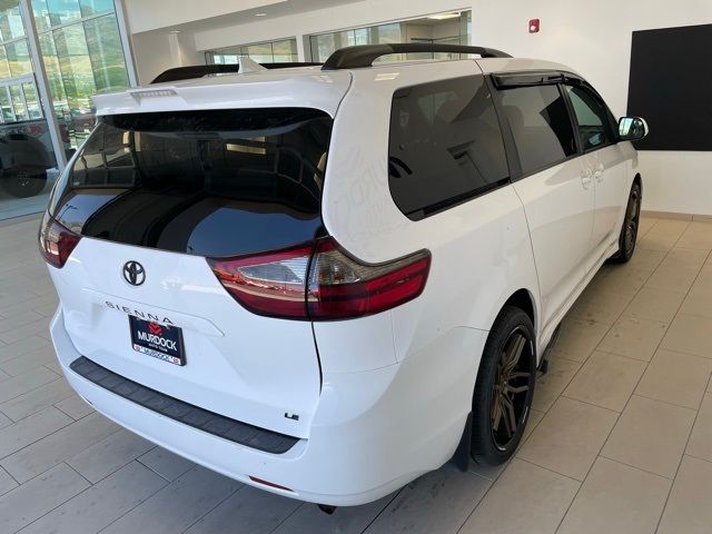 2019 Toyota Sienna 