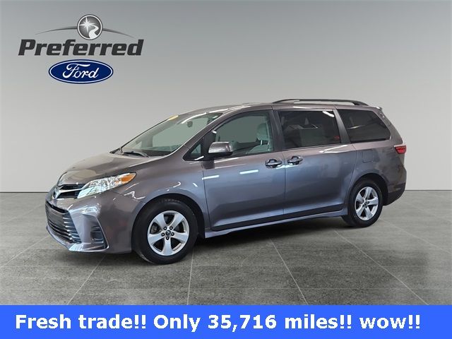 2019 Toyota Sienna 