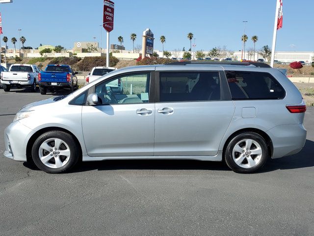 2019 Toyota Sienna LE