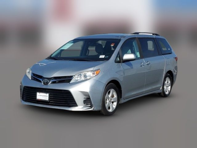 2019 Toyota Sienna LE