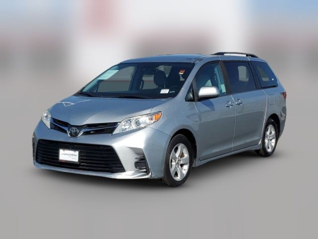 2019 Toyota Sienna LE