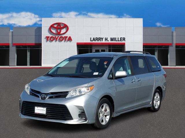 2019 Toyota Sienna LE