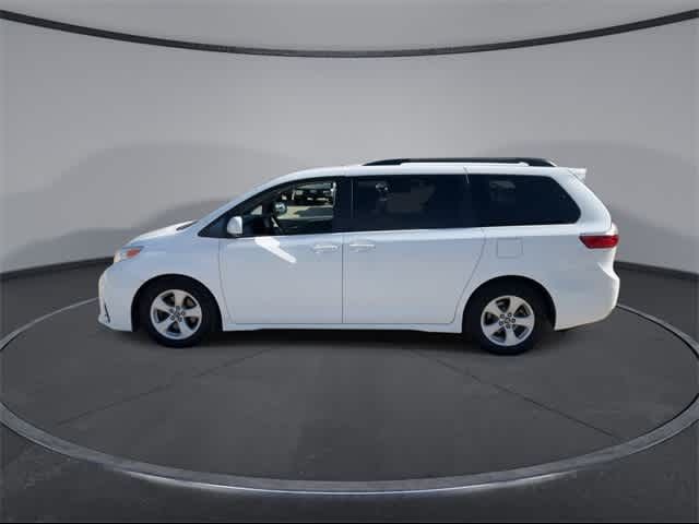 2019 Toyota Sienna LE