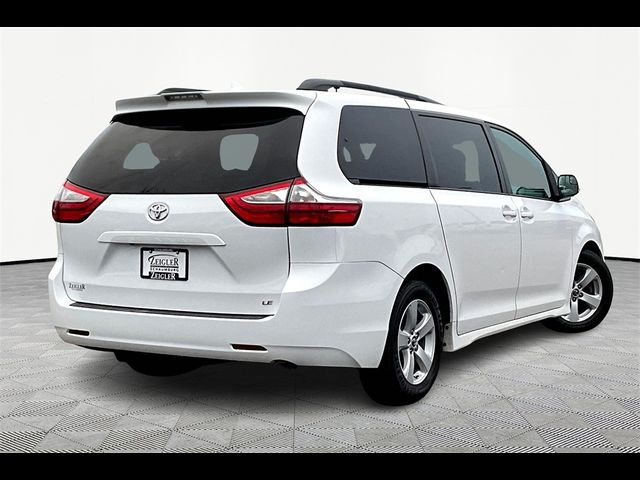 2019 Toyota Sienna LE