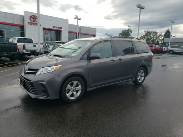 2019 Toyota Sienna 