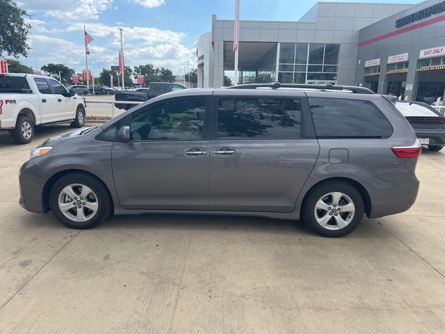 2019 Toyota Sienna 