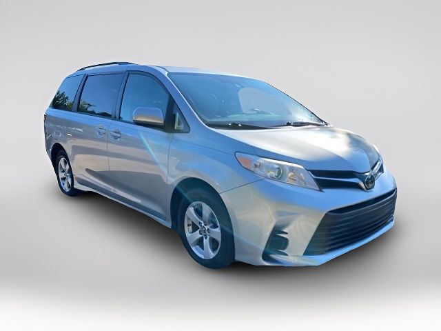 2019 Toyota Sienna LE Auto Access Seat