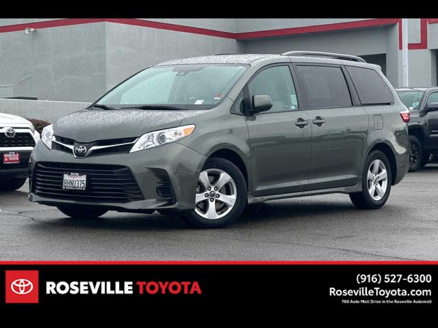 2019 Toyota Sienna LE