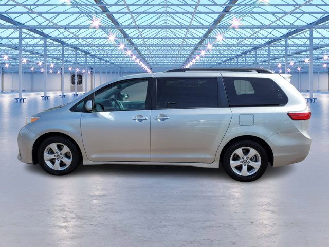 2019 Toyota Sienna LE