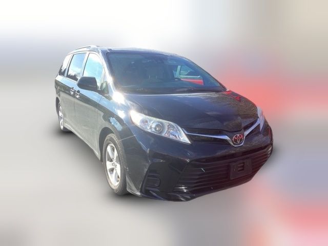 2019 Toyota Sienna LE