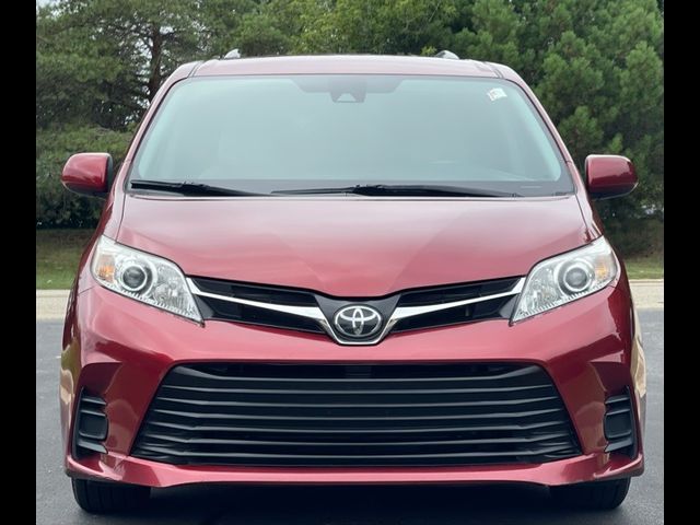 2019 Toyota Sienna LE