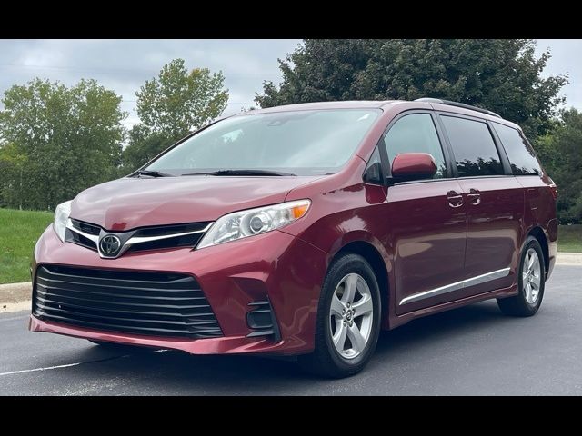 2019 Toyota Sienna LE