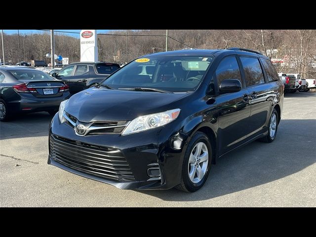 2019 Toyota Sienna LE