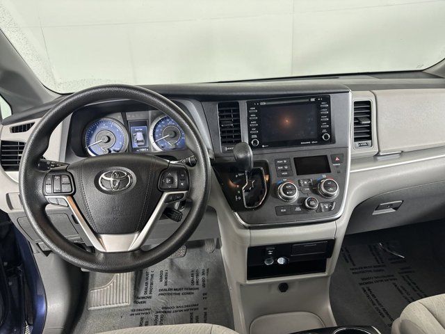 2019 Toyota Sienna LE