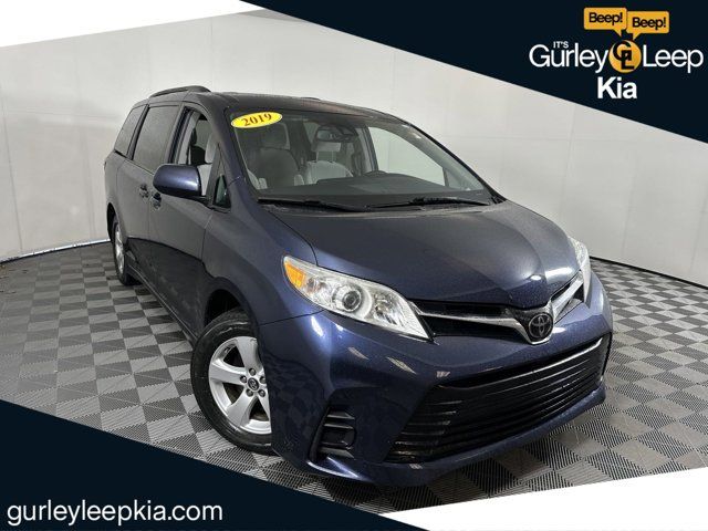 2019 Toyota Sienna LE