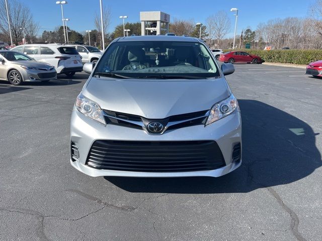 2019 Toyota Sienna LE