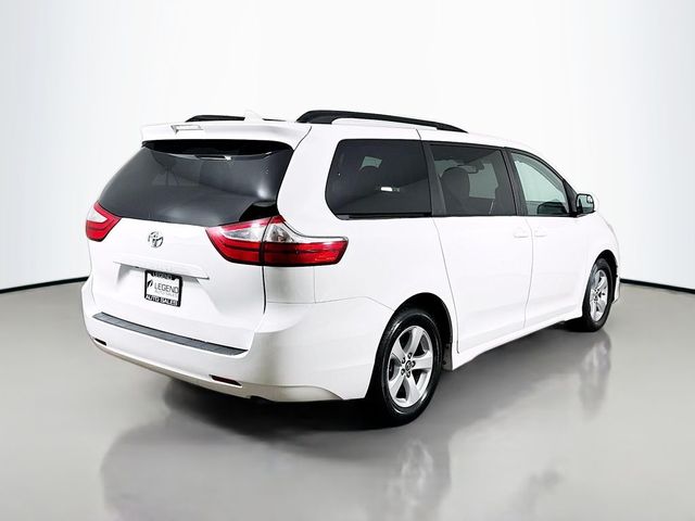 2019 Toyota Sienna LE