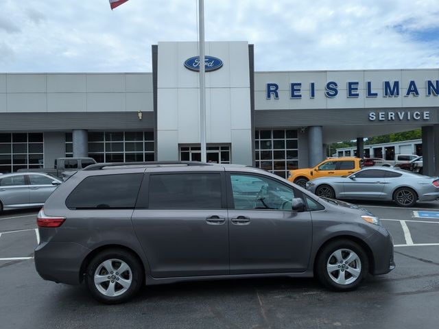 2019 Toyota Sienna LE Mobility