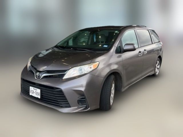 2019 Toyota Sienna LE