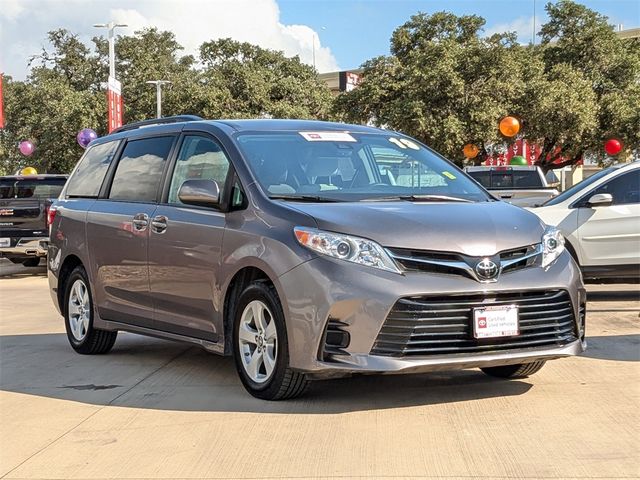 2019 Toyota Sienna 