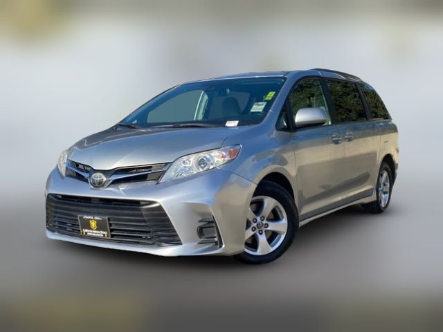 2019 Toyota Sienna LE