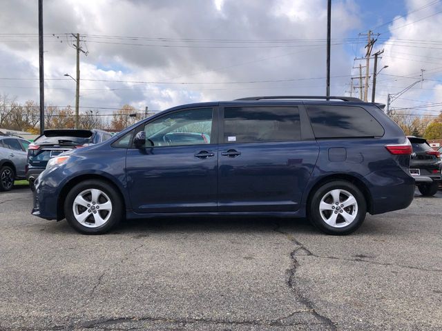 2019 Toyota Sienna LE Auto Access Seat