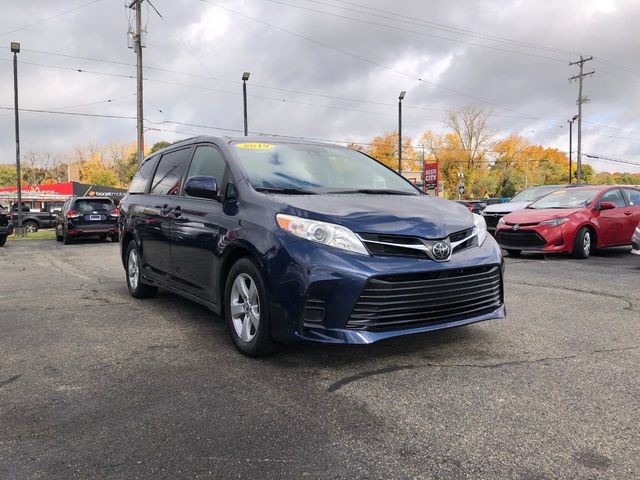 2019 Toyota Sienna LE Auto Access Seat