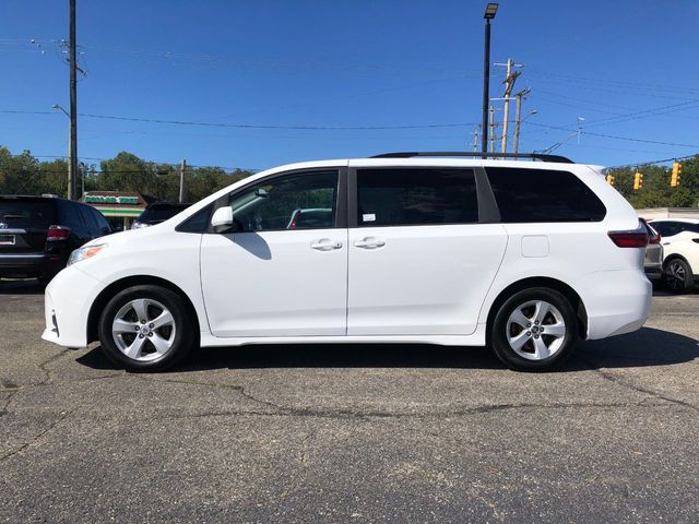 2019 Toyota Sienna LE Auto Access Seat