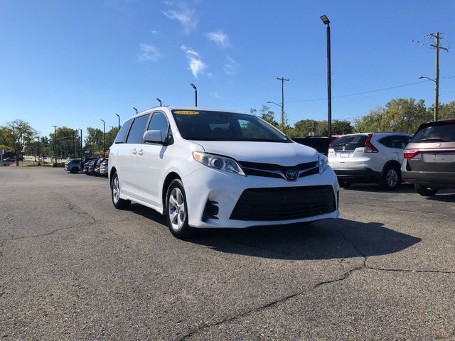 2019 Toyota Sienna LE Auto Access Seat