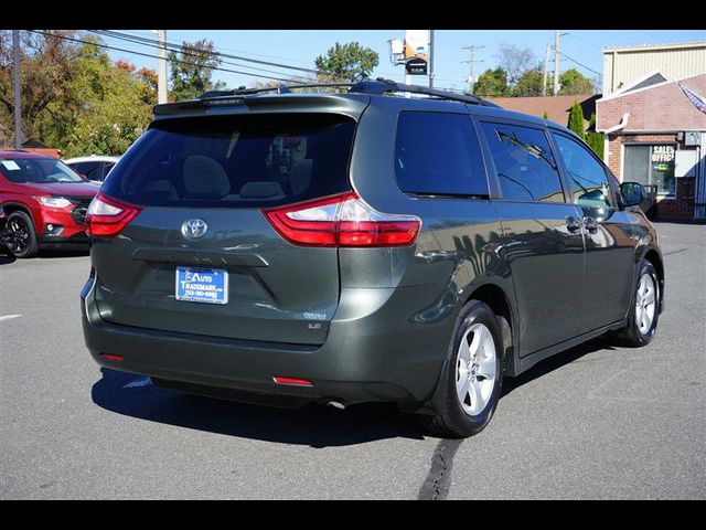 2019 Toyota Sienna 