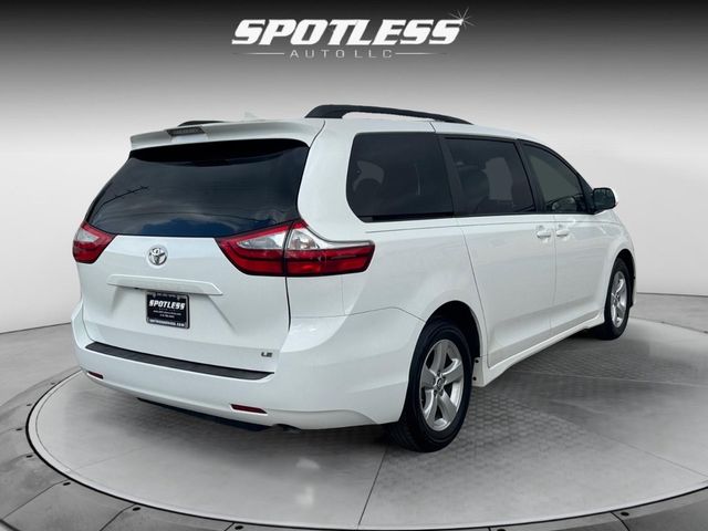 2019 Toyota Sienna 