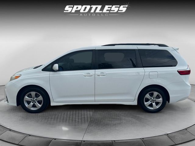 2019 Toyota Sienna 