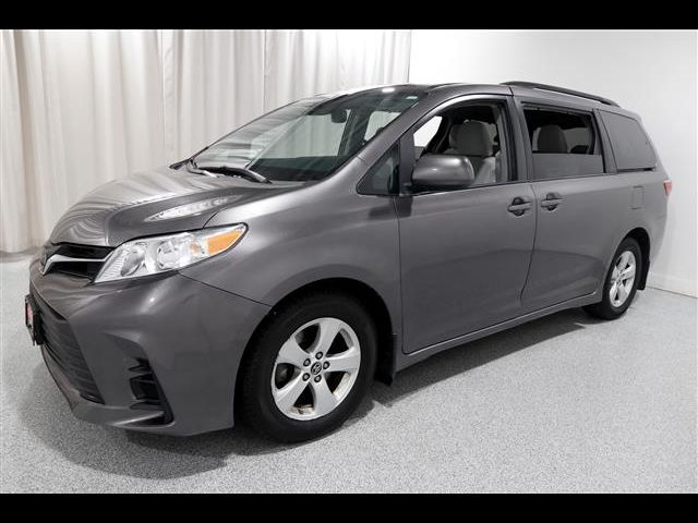 2019 Toyota Sienna LE