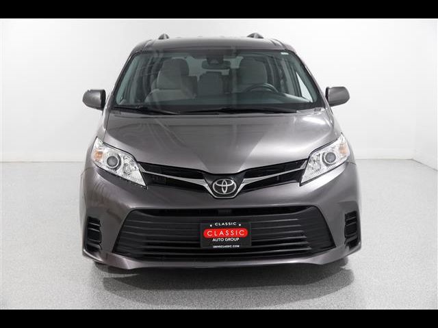 2019 Toyota Sienna LE