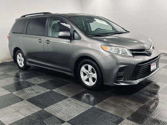 2019 Toyota Sienna 