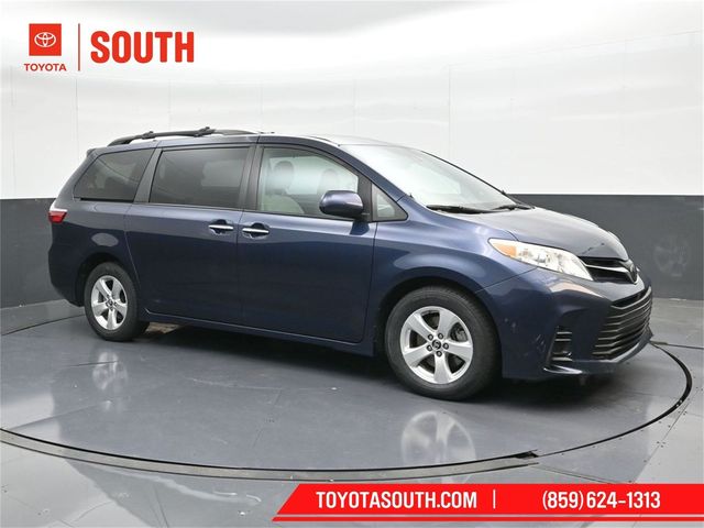 2019 Toyota Sienna LE