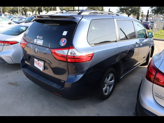 2019 Toyota Sienna 