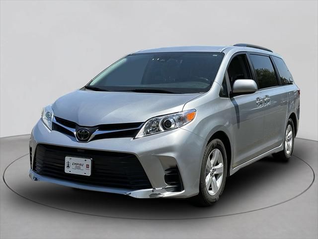 2019 Toyota Sienna LE