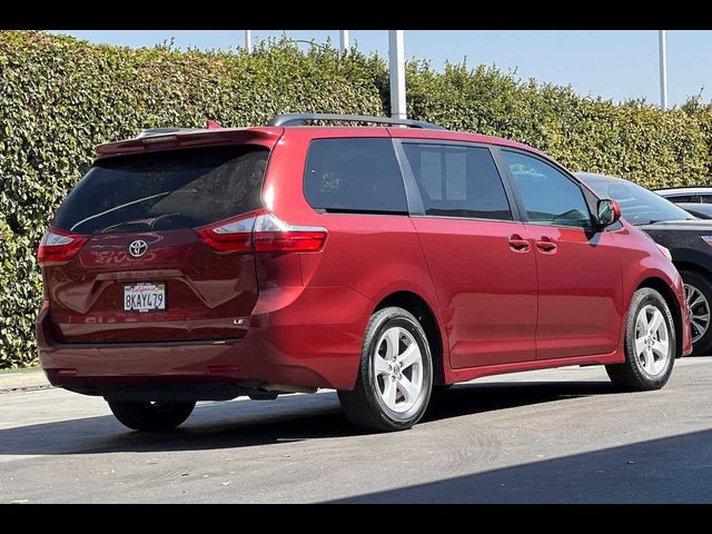 2019 Toyota Sienna LE Auto Access Seat