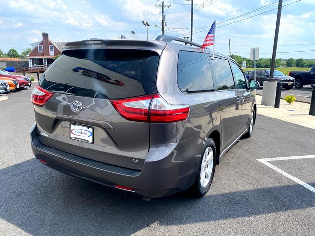 2019 Toyota Sienna LE Auto Access Seat