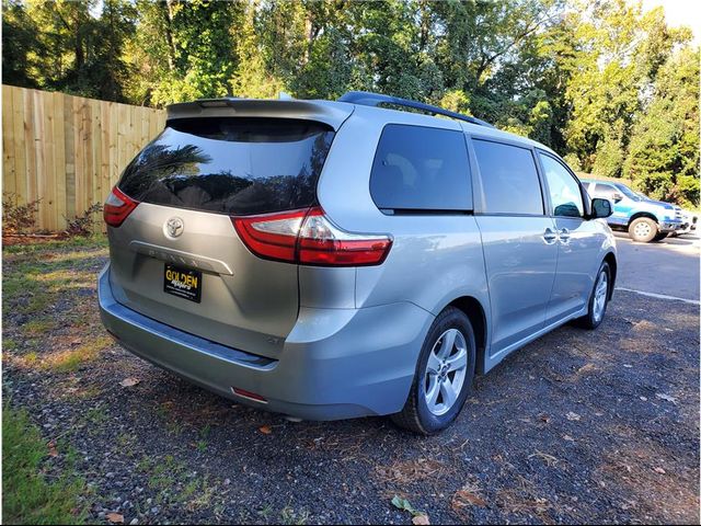 2019 Toyota Sienna 