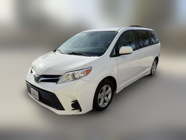 2019 Toyota Sienna LE