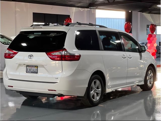 2019 Toyota Sienna 