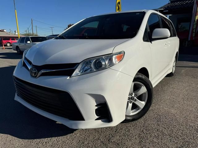 2019 Toyota Sienna LE