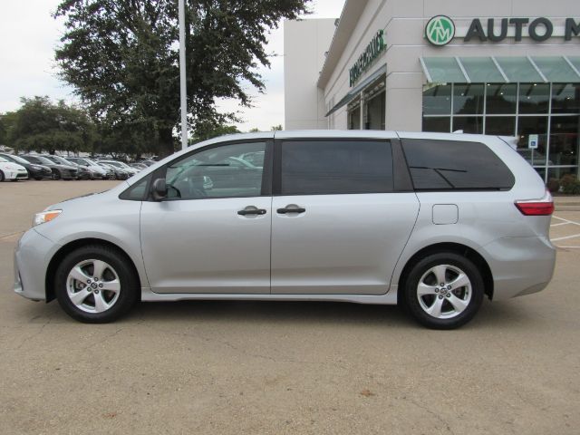 2019 Toyota Sienna L