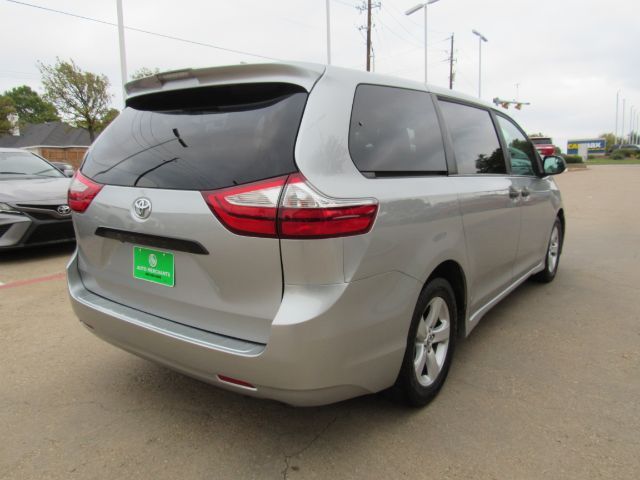 2019 Toyota Sienna L