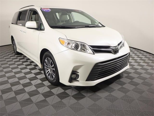 2019 Toyota Sienna XLE