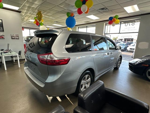 2019 Toyota Sienna L