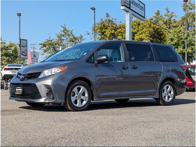 2019 Toyota Sienna L